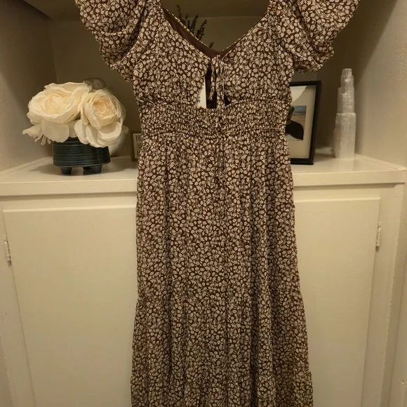 Floral Sweetheart Puff-Sleeve Midi Dress - Picture 5 of 5